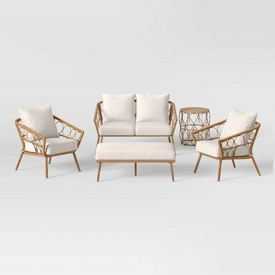 Britanna Style Outdoor Lounge Collection for Patio Setup